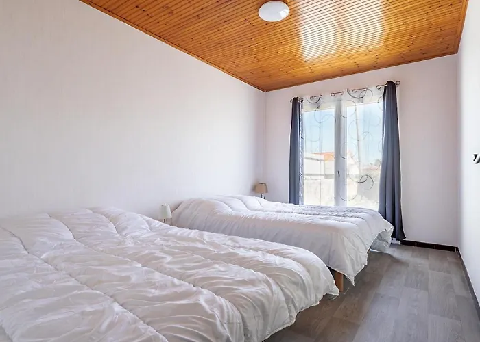 Prázdninový dům Agreable Maison Pour 6 A